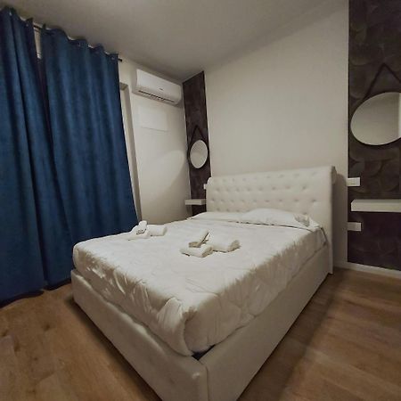 Hotel Benaco Mavras Πεσκιέρα ντελ Γκάρντα Εξωτερικό φωτογραφία