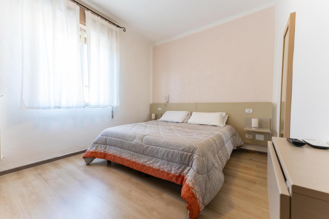 Hotel Benaco Mavras Πεσκιέρα ντελ Γκάρντα Εξωτερικό φωτογραφία