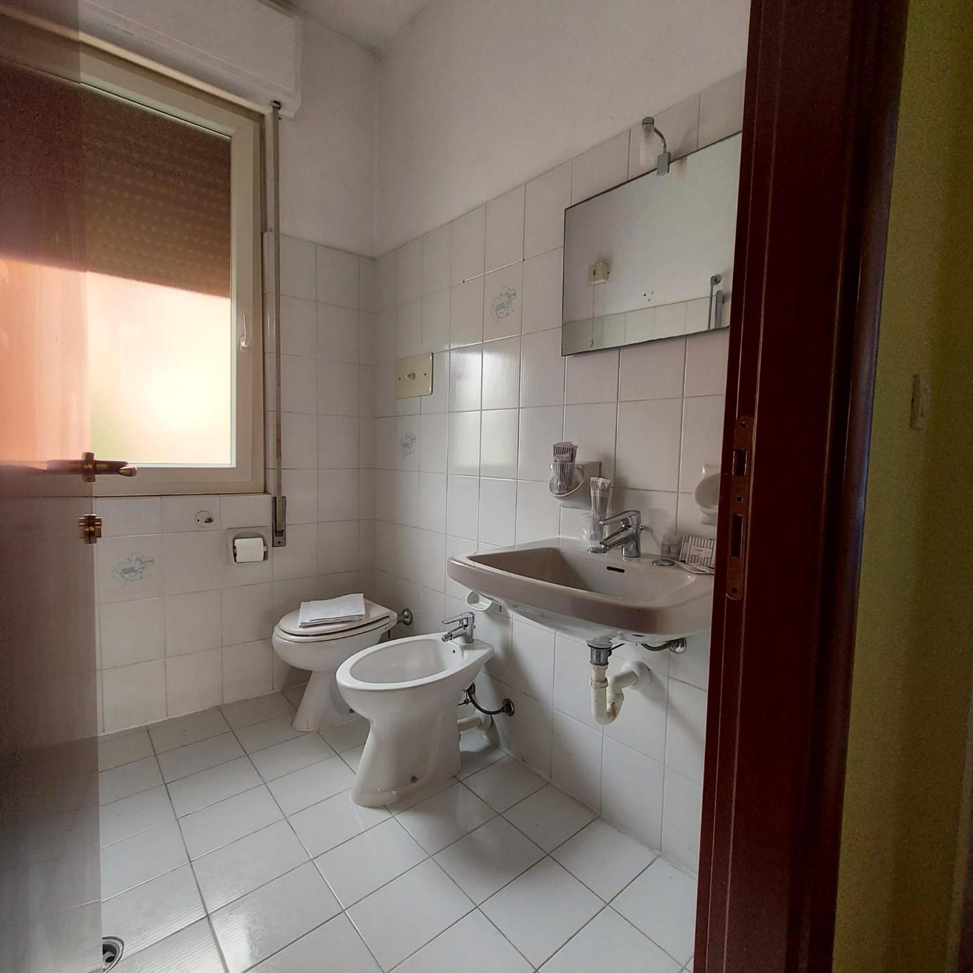 Hotel Benaco Mavras Πεσκιέρα ντελ Γκάρντα Εξωτερικό φωτογραφία