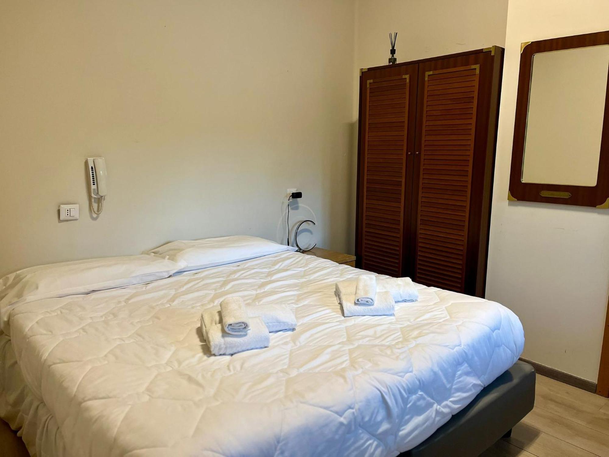 Hotel Benaco Mavras Πεσκιέρα ντελ Γκάρντα Εξωτερικό φωτογραφία