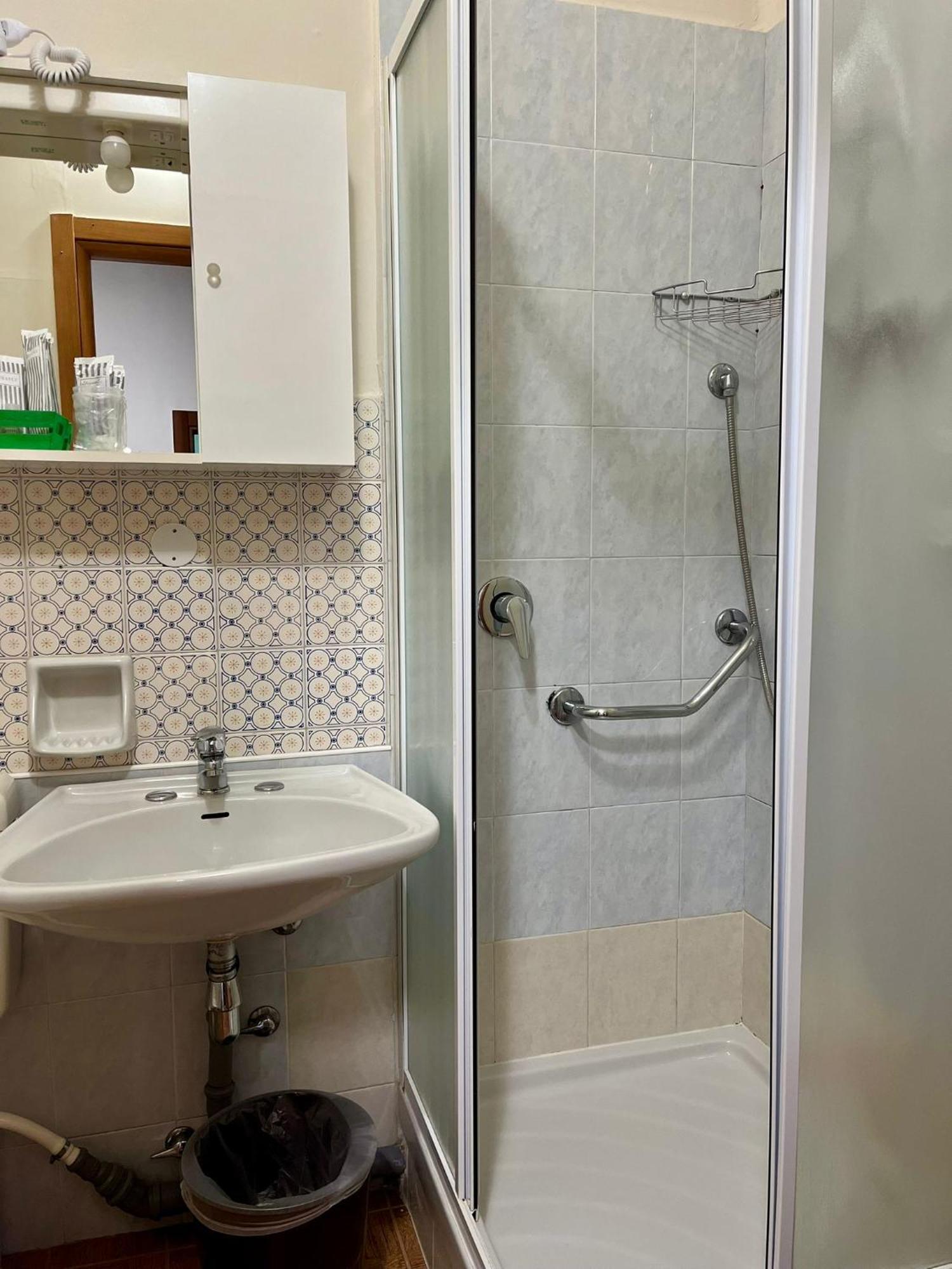 Hotel Benaco Mavras Πεσκιέρα ντελ Γκάρντα Εξωτερικό φωτογραφία